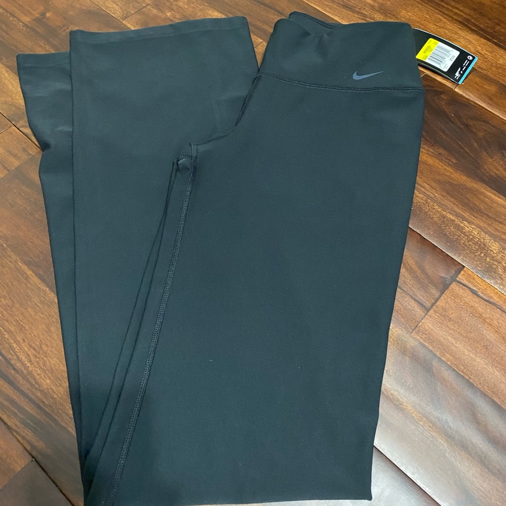 Nike Training pant. Sz Small Long. NWT